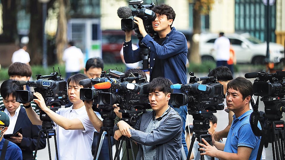 Dung hòa giữa phương thức tác nghiệp cũ và mới tại các cơ quan báo chí vừa và nhỏ trước nhu cầu chuyển đổi số báo chí